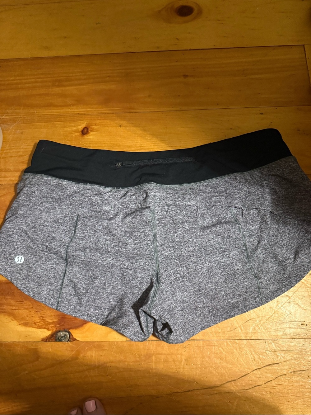 Lululemon Women's Gray Athletic speed up 2.5 Shorts